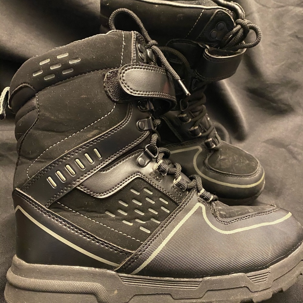 Rugged Outback-Black Boots, Size:4‎